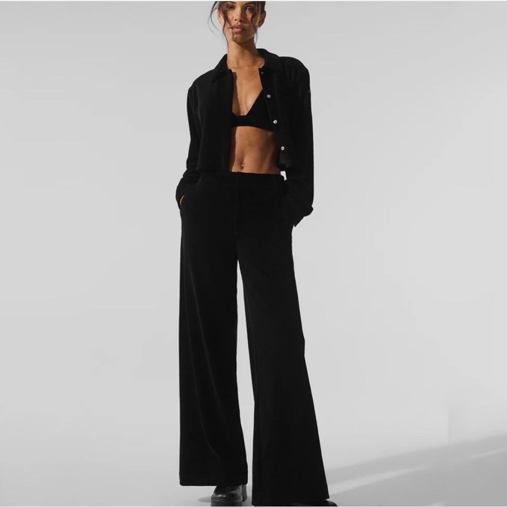 ✨ ALO Micro Corduroy Mid-Rise Wide Leg Trouser